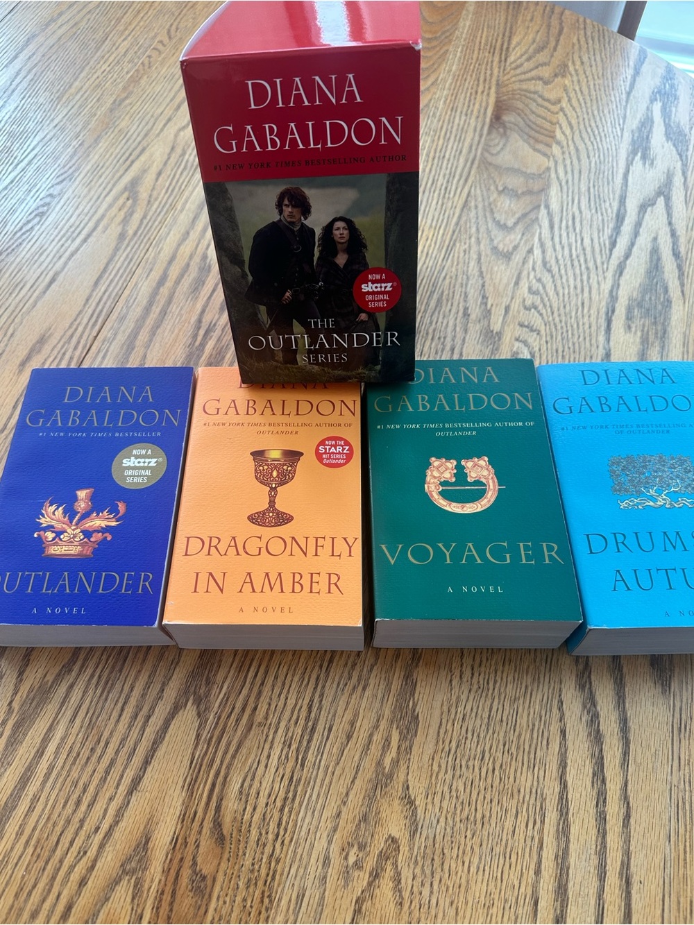 Diane Gabaldon Outlander Series Bundle: Books 1,2,3,4 Boxed Set - Picture 3 of 11